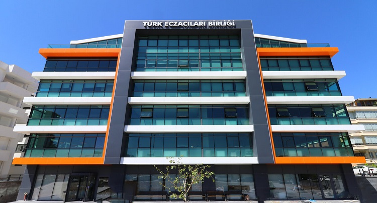 ’Beyaz Önlük Eczacının Kimliğidir’